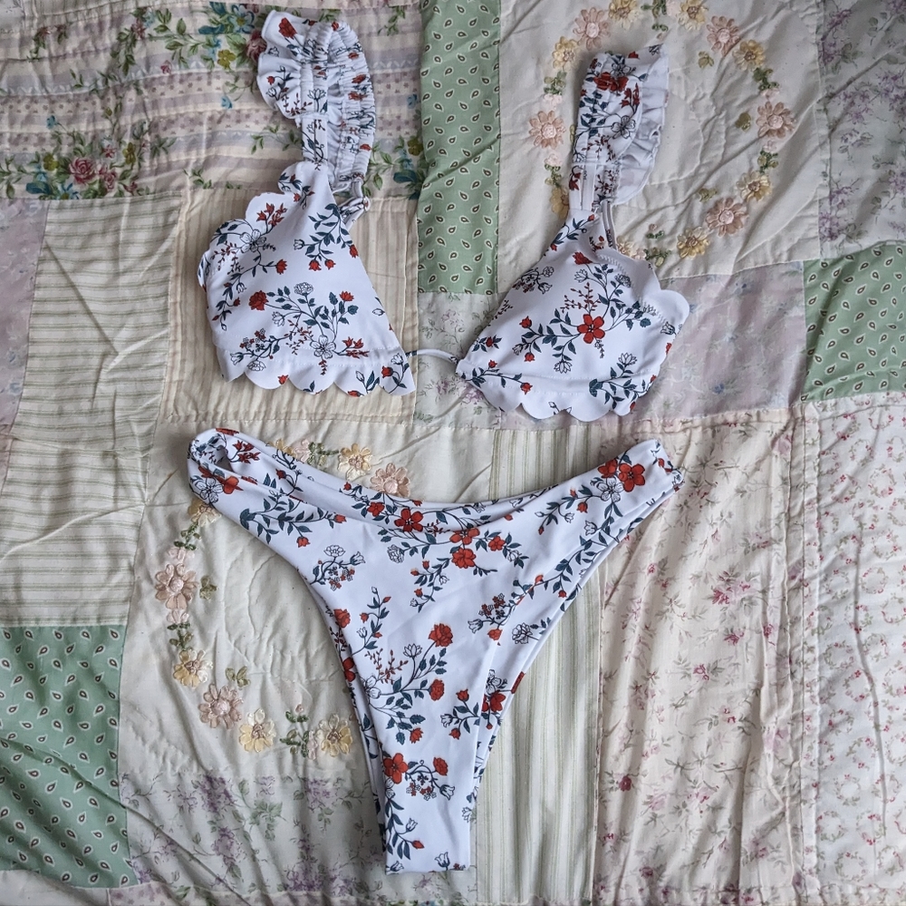 Zaful floral ruffle bikini